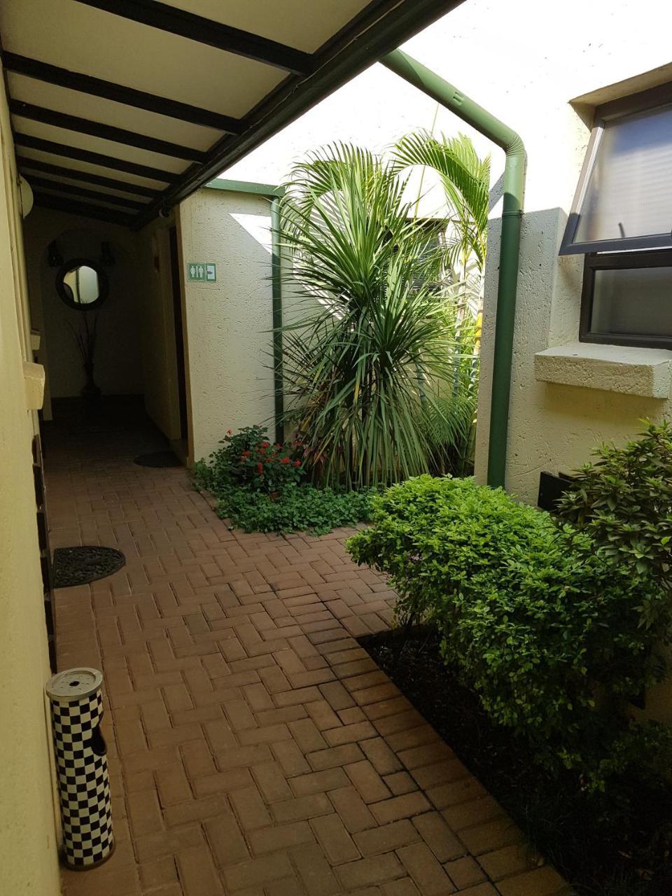 360 Eastwoods Guesthouse Pretoria Exterior photo